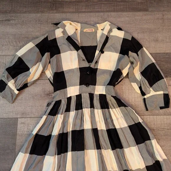 Vintage plaid dress - Picture 3 of 9